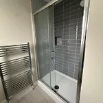 Pvt Ensuite Room ,25 Mins Train To City Center