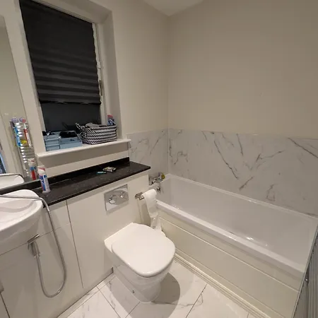 Pvt Ensuite ,25 Mins Train To Center * 都柏林